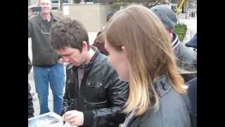 Laura meets Noel Gallagher in Detroit at Royal Oak [upl. by Cacilia]