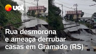 Chuvas no RS Rua em Gramado racha desmorona e ameaça derrubar casas Parece o fim do mundo [upl. by Charita]