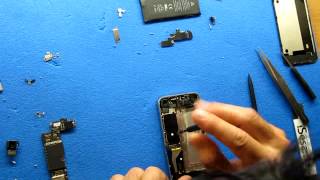 Apple Iphone 4 vetro rotto come montare vetro ed LCD [upl. by Baecher478]