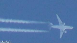 Sheikh Mustafa Ali Idris Airbus A319 Contrails over Berlin 03012010 [upl. by Burta]