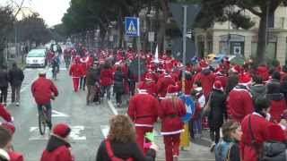 Riccione Xmas La camminata dei Babbi Natale 2013 Yourimini cammina con voi [upl. by Gnem]