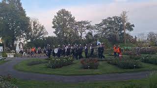 Drumfanfare Mavileo marcheert naar Flora Gebouw in Boskoop voor Serenade [upl. by Ardelle]