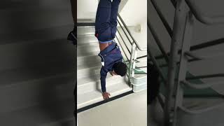 La 4eme était la bonne acrobatics poirier escalier sportifs fyp viralvideo [upl. by Enila]