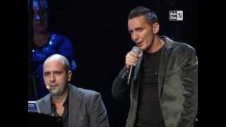 Kekko dei Modà con Checco Zalone liveArena di Verona  Inverno a primavera 22  16092012 [upl. by Ahsina]