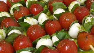 Ensalada Caprese En Brochetas  Receta italiana [upl. by Rosse]