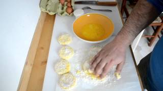 Video ricetta quotFingerfood di mozzarella in carrozza al fornoquot  Blog wwwaglioincamiciacom [upl. by Marjie592]