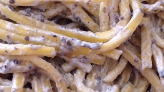 VIDEO RICETTA Pasta al Tartufo  Tonnarelli al tartufo [upl. by Lolanthe]