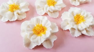 Make Easy Royal Icing Flowers Like a Pro shorts [upl. by Eelrehpotsirhc583]