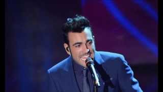 Mengoni Sanremo 2014 Ospite  Vincitore in Carica con LEssenziale [upl. by Jessa]