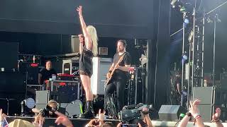 THE PRETTY RECKLESS HEAVEN KNOWS ROCKFEST WISCONSIN 71522 [upl. by Oker235]