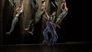 Extrait de Vertikal de Mourad Merzouki enregistré au festival Montpellier Danse 2019 [upl. by Lehcin703]