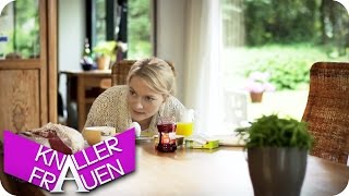 Frühstücksei amp Schnupfen  Knallerfrauen mit Martina Hill [upl. by Assennej]