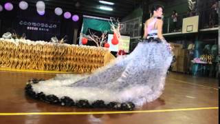 EDSCI Eco Modelo 2014  The Recycled Long Gown [upl. by Fishbein]