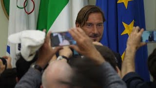 AS Rom verliert Totti quotDie Roma zu verlassen ist wie sterbenquot [upl. by Curzon]