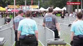 Vieilles Charrues Lentrée des festivaliers  à bloc [upl. by Laehctim617]