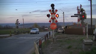 Spoorwegovergang Vaslui RO  Railroad crossing  Trecere la nivel [upl. by Jennee706]