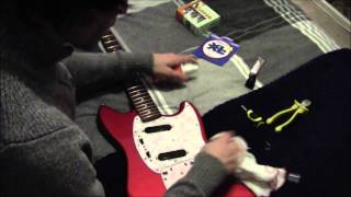 Fender Mustang  Setup amp Change the Tuners to Vintage Klusons [upl. by Hollenbeck]