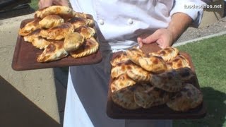 Empanada Argentina  Receta tradicional mendocina  Bodegas Salentein  Mendoza [upl. by Christal222]