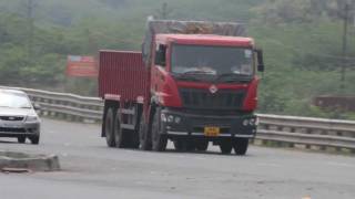 Mahindra Navistar truck  Chennai bypass road [upl. by Novej]