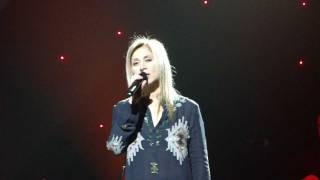 Perdere lamore 15 janvier 2012 Paris Lara fabian show case [upl. by Carvey]