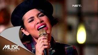 Andien  Feel Good Inc  Gorillaz Cover Exclusive Youtube Live at Music Everywhere [upl. by Acilejna]