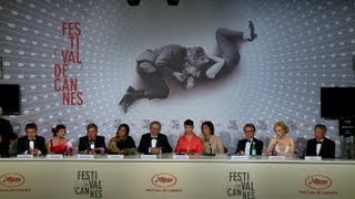 Cannes quotLa vie dAdèlequot remporte la Palme dor [upl. by Mailliw880]