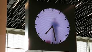 Amsterdam Schipol Airport Real Time Clock  The Man in the Clock [upl. by Pietrek123]