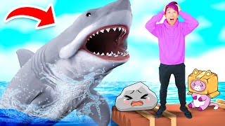 NOOB vs PRO vs HACKER In RAFT OCEAN NOMAD SHARK ATTACKED US [upl. by Korenblat443]