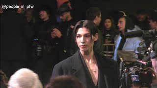 Raul Murakami Maito 村上真都ラウール Snow Man  Ami Menswear FallWinter show arrival in Paris  180124 [upl. by Debbee]