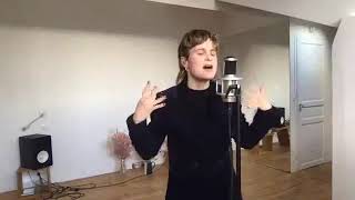 Christine and the Queens  je disparais dans tes bras lockdown live [upl. by Norvall]