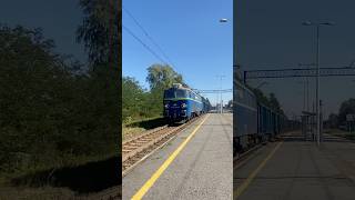 ET221107 PKP CARGO z węglarkami przelot przez Zator w Stronę OŚWIĘCIMIA shorts [upl. by Nylirek]