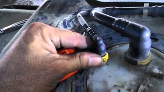 04 Ford F150 How to disconnect fuel lines [upl. by Onig306]