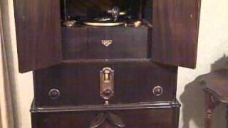 RUSSO FIORITO ORIOLE ORCHESTRA  SOBBIN BLUES  ROARING 20S VICTROLA RADIOLAMP4 [upl. by Gustav]