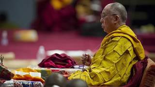 HH The Dalai Lama Chanting Green Tara Mantra Om Tare Tuttare Ture Soha སྒྲོལ་མ་ཉེར་གཅིག་གི་རྩ་ངགས [upl. by Jermyn]