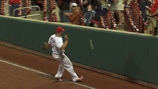 Holliday lets foul ball drop to prevent run [upl. by Yendor]