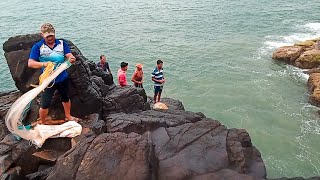 कोकणातील खोल समुद्रातील खतरनाक मासेमारी 😳  Best Fishing video  koknatilmasemari [upl. by Llehcram]