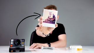 How to use a POLAROID CAMERA correctly  Polaroid OneStep 2 [upl. by Manny]