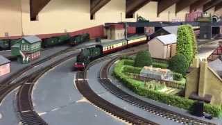 Quick Runaround with Bachmann V2 amp Hornby B17 [upl. by Jeffy739]