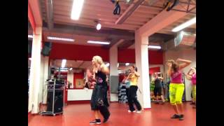 Lenka Kazecká Zumba Fitness  Marioneta [upl. by Gerg271]