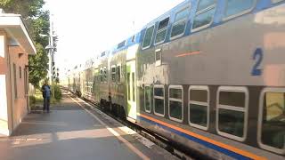 Stazione Roma Tuscolana Incrocio di due treni Regionali [upl. by Nomae154]