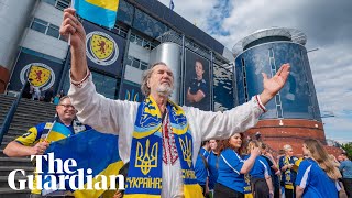 Ukraine and Scottish fans sing the Ukrainian anthem on the steps of Hampden ahead of final [upl. by Oetam]