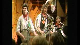 The Wurzels Combine Harvester ToTP 1976 1st appearance [upl. by Drawyeh519]