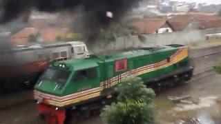 Lokomotif PT TEL mengamuk di Dipo Stasiun Tanjung Karang [upl. by Nadine]