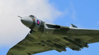 REAL AVRO VULCAN XH 558 COLD WAR JET BOMBER DISPLAY FLIGHT AT LMA RAF ELVINGTON  2014 [upl. by Norby615]