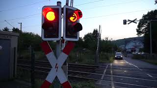 Automatische Bahnschranke Bad Honnef Rheinstrecke  Schranke bald auf den Kopf 04 2019 NEU [upl. by Riana198]