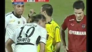 Robbie Fowler first ever goal for Muangthong United Thai league [upl. by Harutek808]