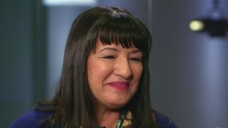 Sandra Cisneros dice que ve a Enrique Peña Nieto como un actor [upl. by Derwin]