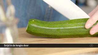 How To  Zo snijd je courgette [upl. by Higginson]