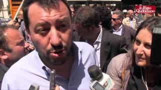 Lega Salvini contestato a Napoli deve andarsene con la Polizia [upl. by Elocin]