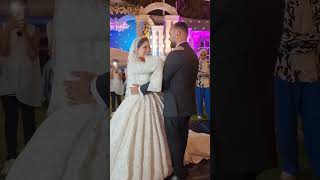 أهم حضن في الفرح❤️ wedding عرس funnywedding اكسبلور زفاف weddinghumor love عروس عرسان [upl. by Durwood]